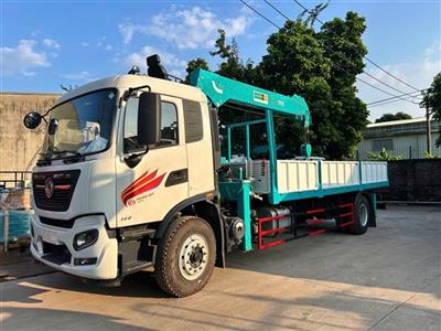 Xe dongfeng gắn cẩu 6 tấn Hàn Quốc 2026